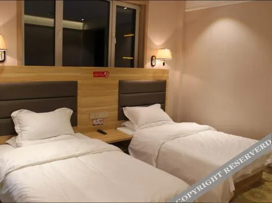 Нантайкун: Qicai Danxia Wenzheng Holiday Hotel