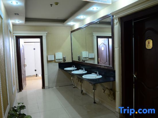Синьсян: Xinxiang Jinghua Tropical Mineral Spring Health Garden