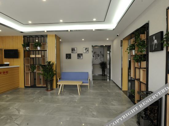 Лоян: Junyi chain hotel (Xin'an Vocational Education Center store)