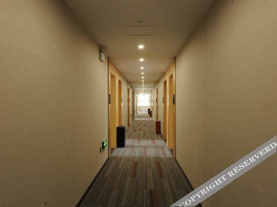 Лоян: Junyi chain hotel (Xin'an Vocational Education Center store)