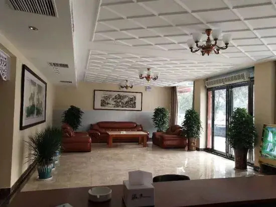 Синьсян: Huixian Chang'an Express Hotel