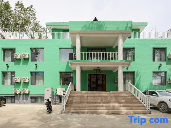 Буркин: Burqin Yunjian Homestay