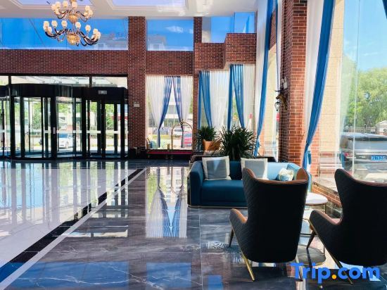 Буркин: Lanting Holiday Inn Buerjin