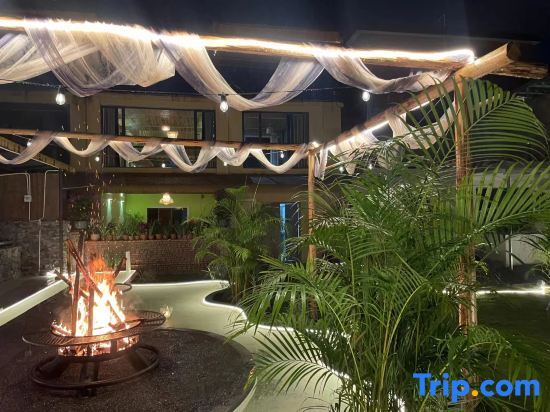 Чжаоцин: Jian · Comfort Travel Secret Designer Hot Spring Courtyard Resort Villa Meisu ( Qingyuan Branch )