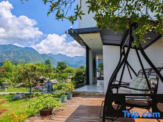 Чичжоу: Jiuhuashan Bawei Water House