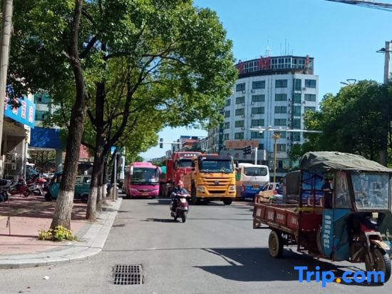 Юнчжоу: Fuyang Julong Hotel