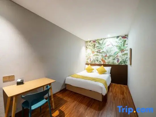 Шанхай: Joyous Hotel