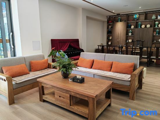 Chuxiong: Chuxiong Fanyin Xishe (Yiren Ancient Town Scenic Area Store)