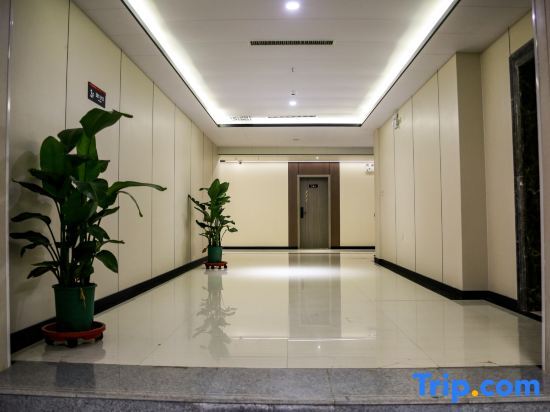 Синьсян: Fengqiu Huixinge Hot Spring Hotel