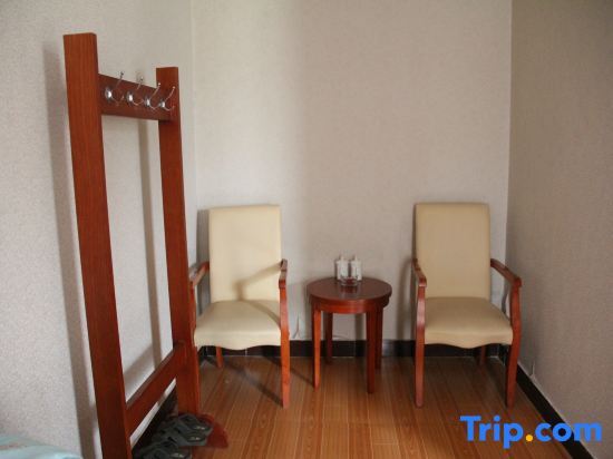 Лиаоченг: Guanxian Shuangying North Ring Express Hotel