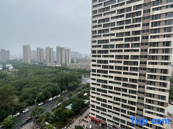 Синьсян: Yiyuan Mengya Apartment (Xinxiang University Town Baolong Plaza Branch)