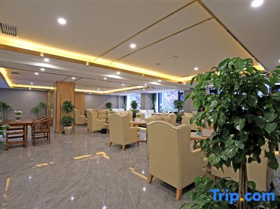 Данба: Qinghuaigu Hotel