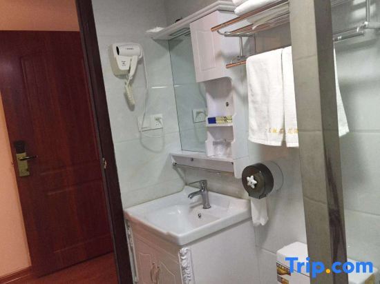Хуаншань: Jixian Shili Taohua Hotel