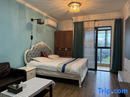 Шанхай: Light Luxury Apartment