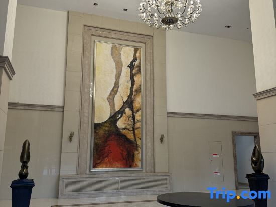 Шанхай: Light Luxury Apartment