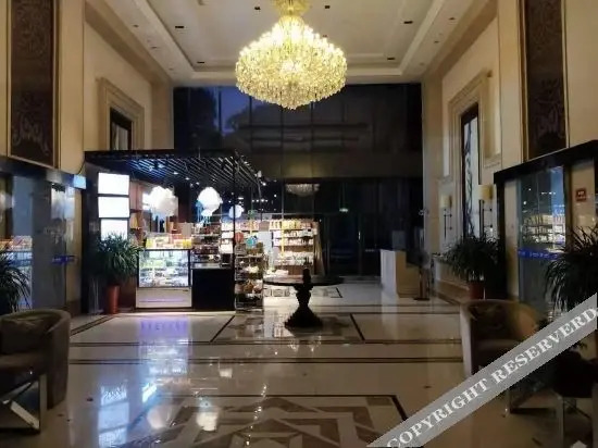Шанхай: Light Luxury Apartment