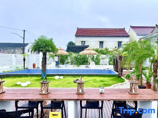 Шанхай: Qingyi Ruchu Camping Camping Pool Courtyard Holiday Beauty Su