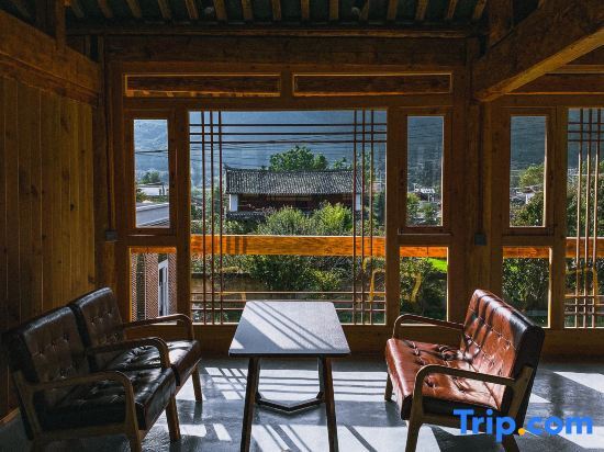 Лицзян: SK Snow Mountain View Garden Hostel
