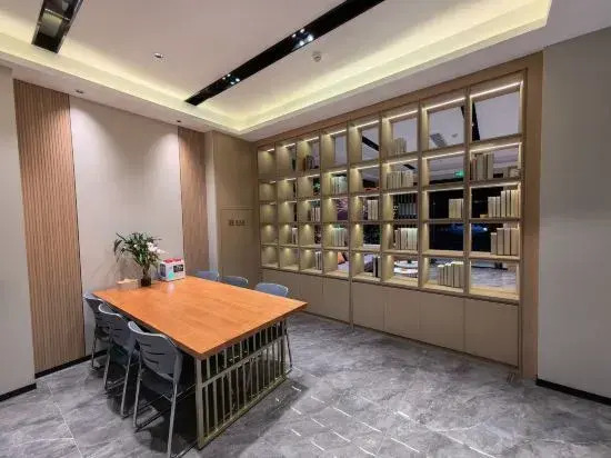 Xuancheng: Hejing Hotel (Guangde Middle School)