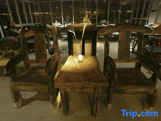 carousel image 4