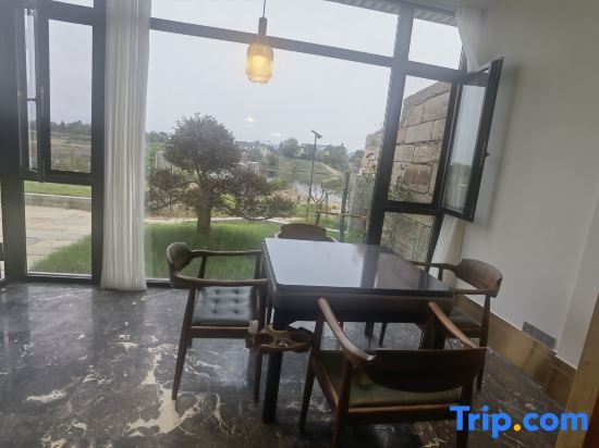 Хуаншань: Taohuatan Yujing Homestay