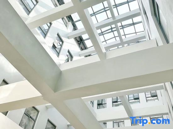Шанхай: baseLITE-CHANGLIN Serviced Apartment