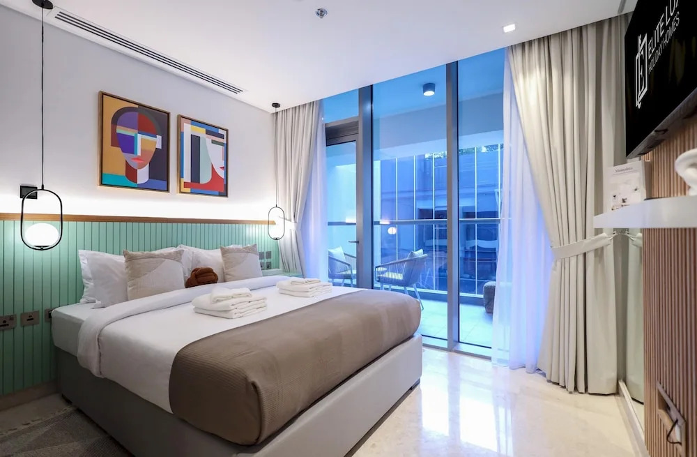 Дубай: Elite LUX Holiday Homes - Elegant 2BR Suite in Business Bay Dubai