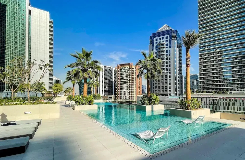 Дубай: Elite LUX Holiday Homes - Elegant 2BR Suite in Business Bay Dubai