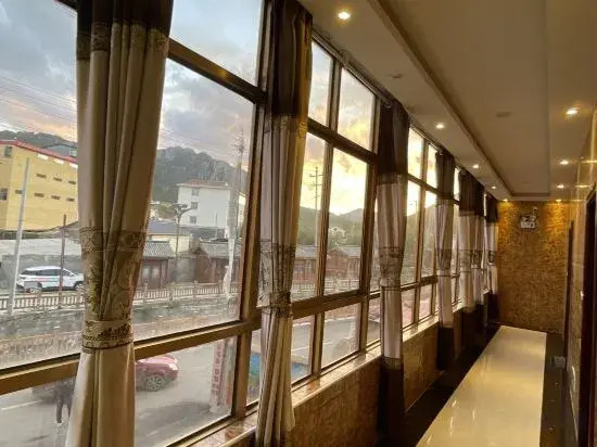 Лангмуси: Luqu Zangbala Hotel