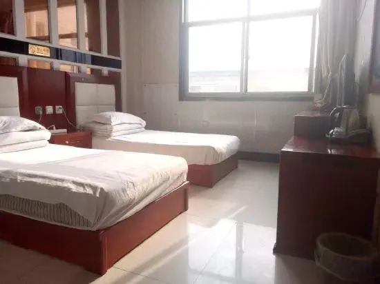 Таншань: Qianxi Yingchun Hotel