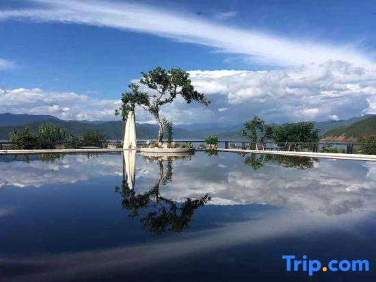 Лицзян: Lugu Lake Yishui Yunman Hotel