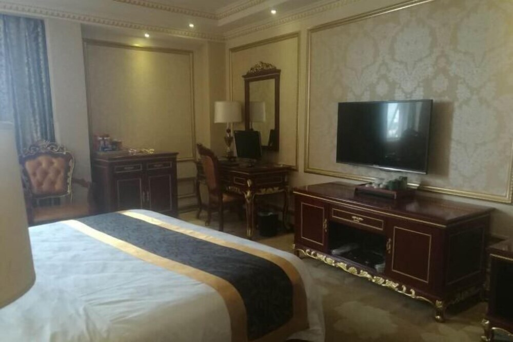 Ичунь: Yifeng Hotel