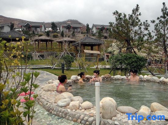 Яньтай: China Magnetic Mountain Springs Park