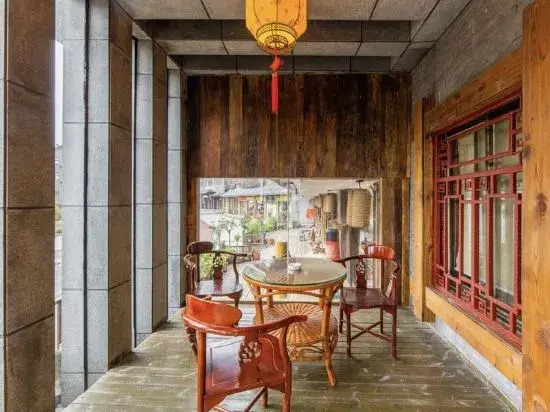 Шиянь: Tai Chi Courtyard