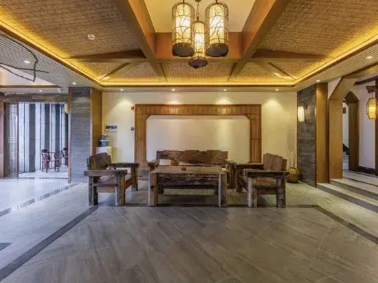 Шиянь: Tai Chi Courtyard