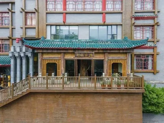 Шиянь: Tai Chi Courtyard