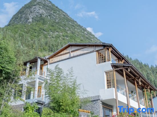 Синъи: Xingyi Wanfenglin Ruhuazaoye Homestay (Baguatian Observation Deck)