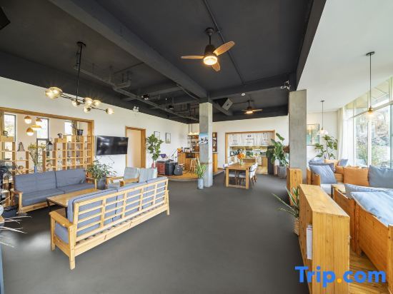 Синъи: Seven Letters·One Chijianshan Boutique Homestay (Xingyi Wanfenglin Branch)