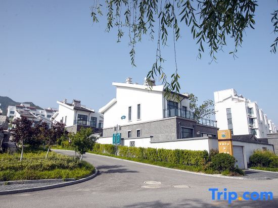 carousel image 0