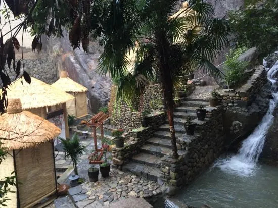 Шаоксинг: Xinchang Shangshitang Tianmu Mountain Residence