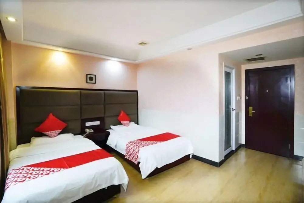 Чэньчжоу: Yi Zhang Xianglong Hotel