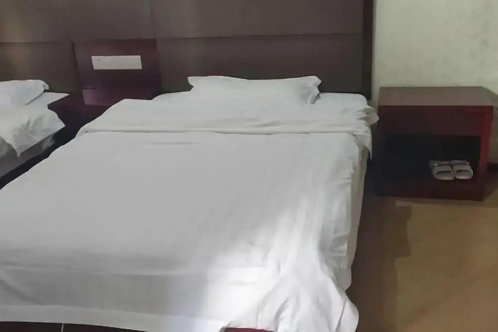 Чэньчжоу: Yi Zhang Xianglong Hotel