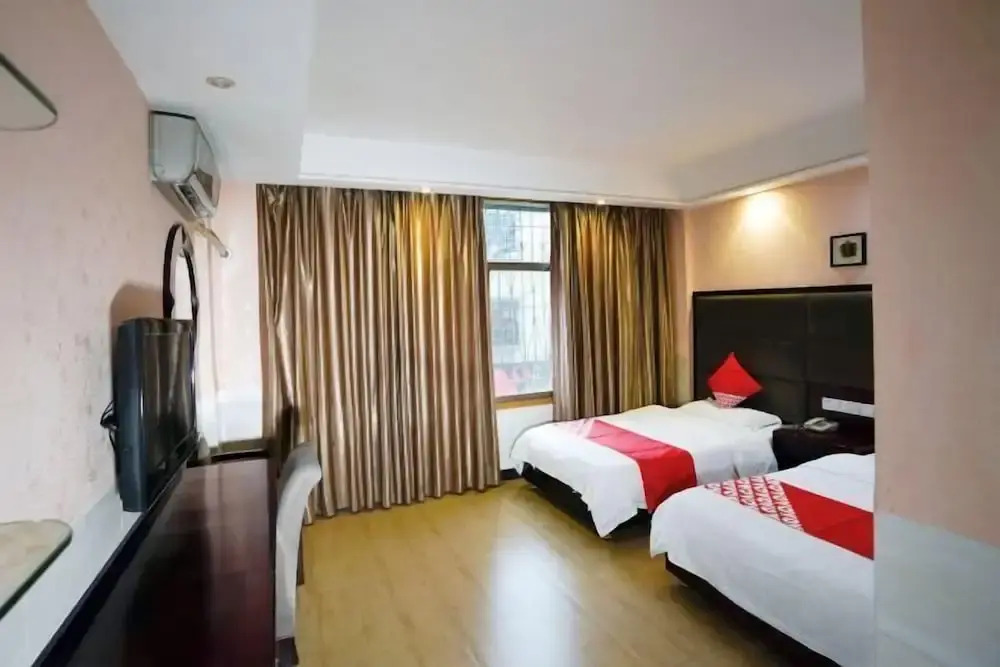 Чэньчжоу: Yi Zhang Xianglong Hotel