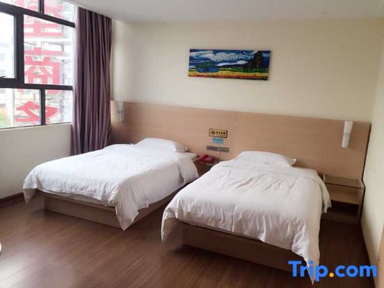 Наньнин: Feiyingbao Business Hostel