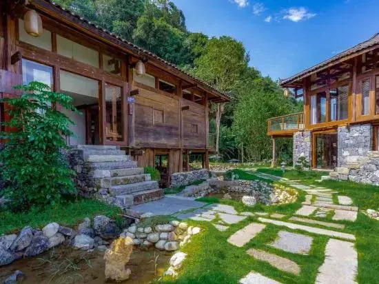 Либо: Shuipuli Xiaoxigu Boutique Hostel