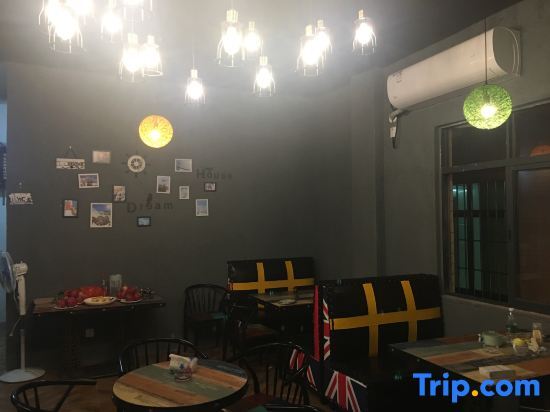 Джиангме: Xiangyulou Hostel