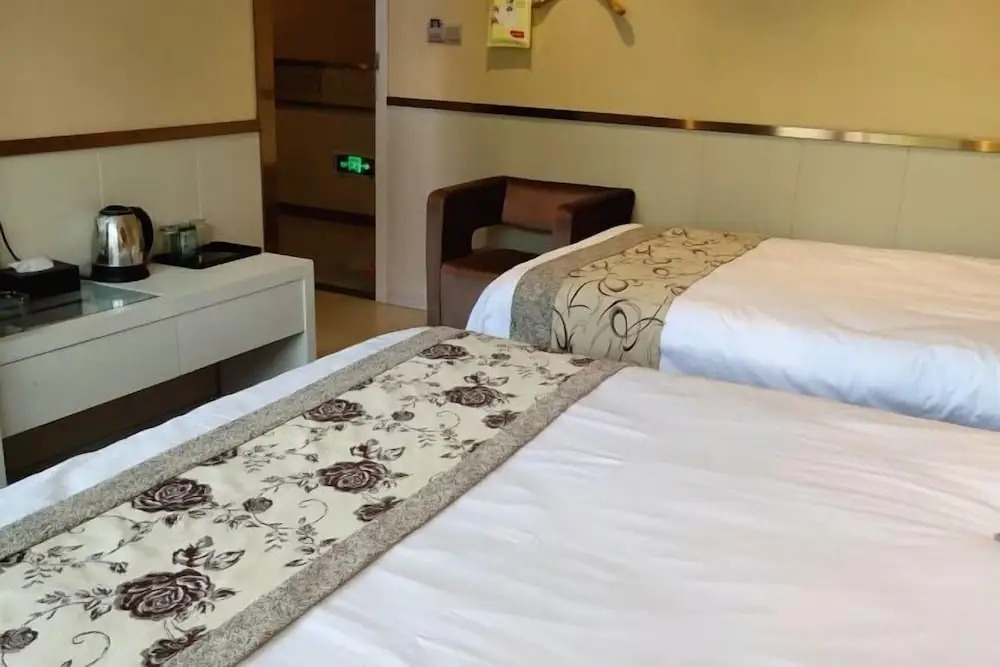 Лишуй: Yunhe Brilliant Business Hotel