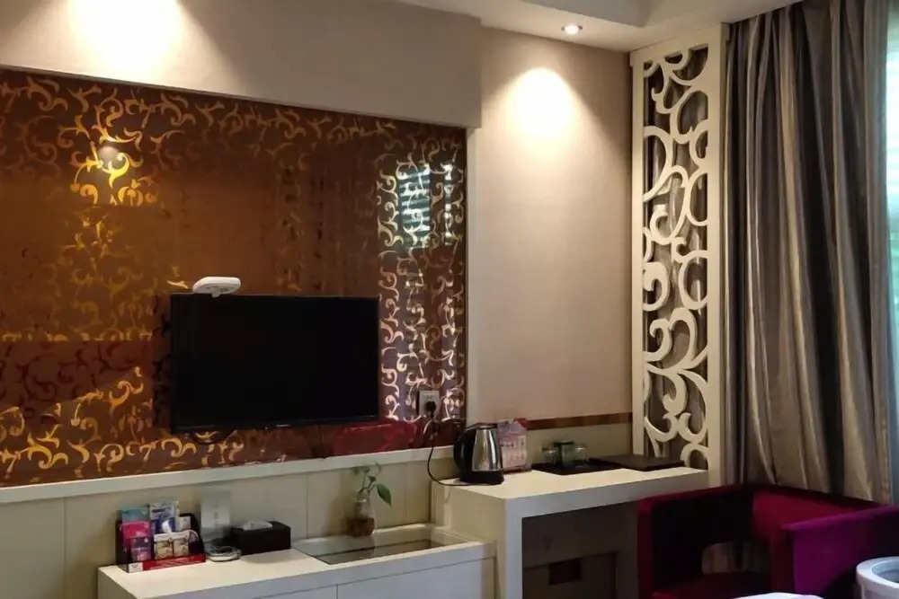 Лишуй: Yunhe Brilliant Business Hotel