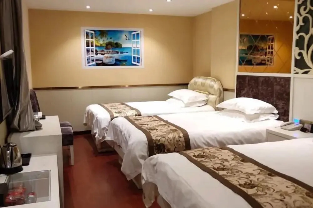 Лишуй: Yunhe Brilliant Business Hotel