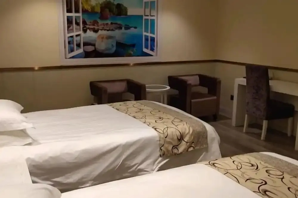 Лишуй: Yunhe Brilliant Business Hotel